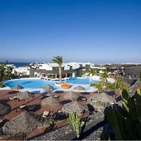 Mit Geraeumiger Terrasse By Interhome Hébergement de vacances *